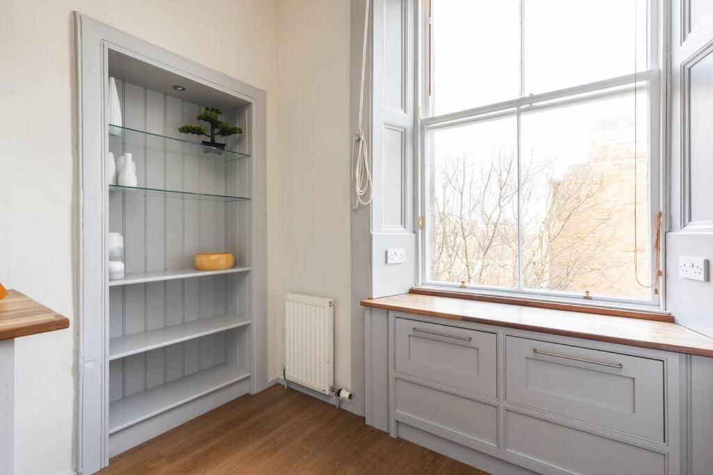 Stunning 3 Bedroom Flat In Bruntsfield Эдинбург Экстерьер фото